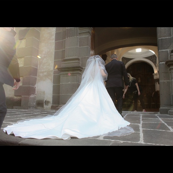 Ivory Wedding Gown with detachable half skirt - Picture 5 of 8